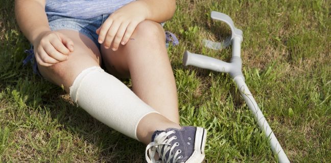 Mida teha, kui laps vajab pärast traumat karke või ratastooli?